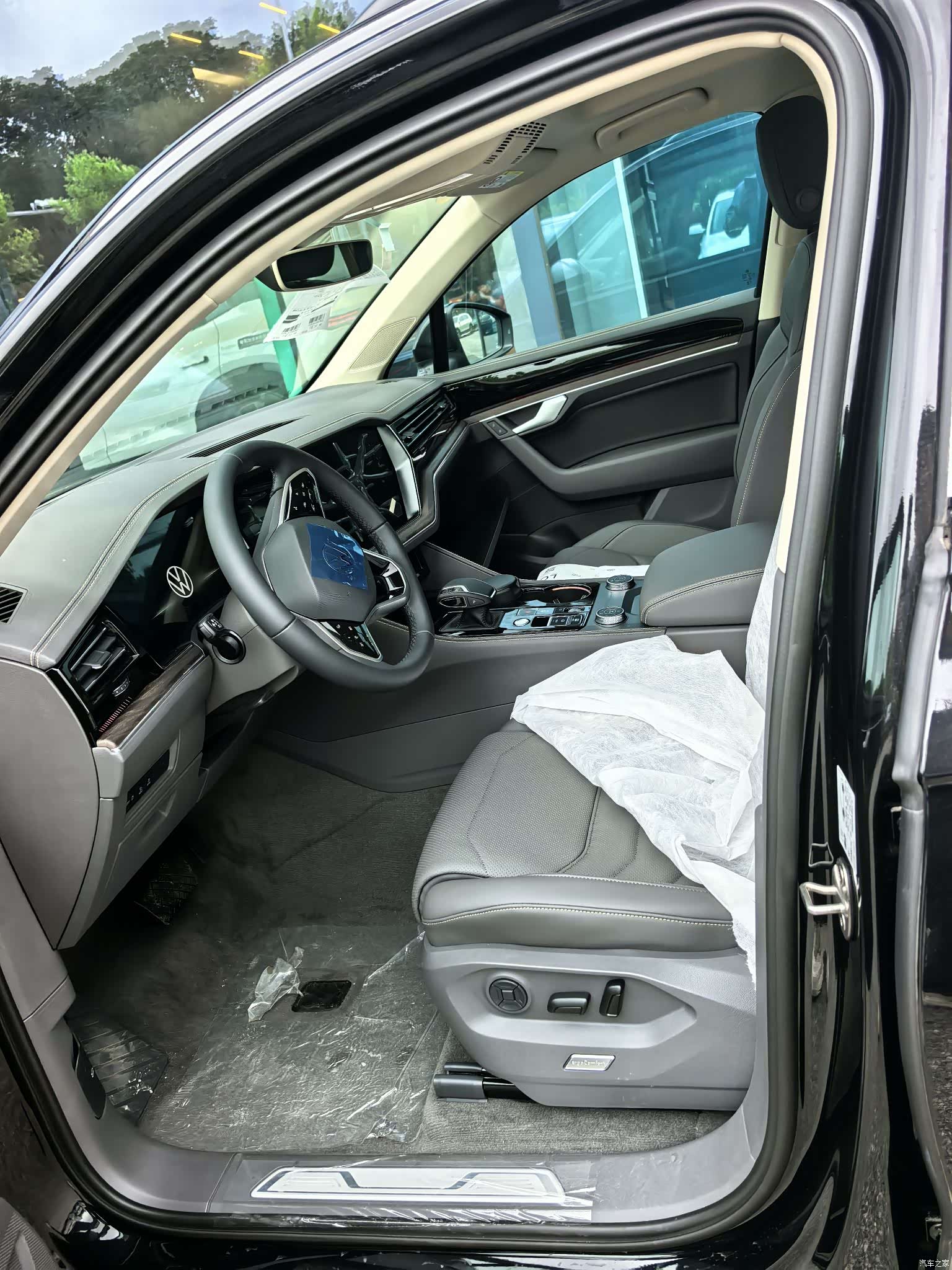 Volkswagen Touareg, 2026 3