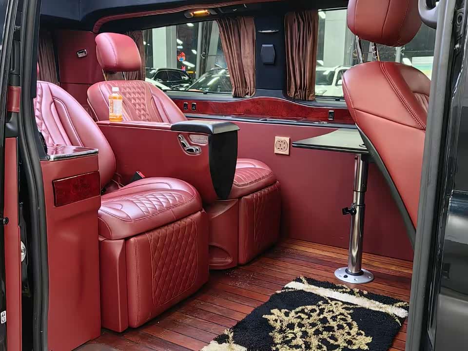 Mercedes-Benz V-class