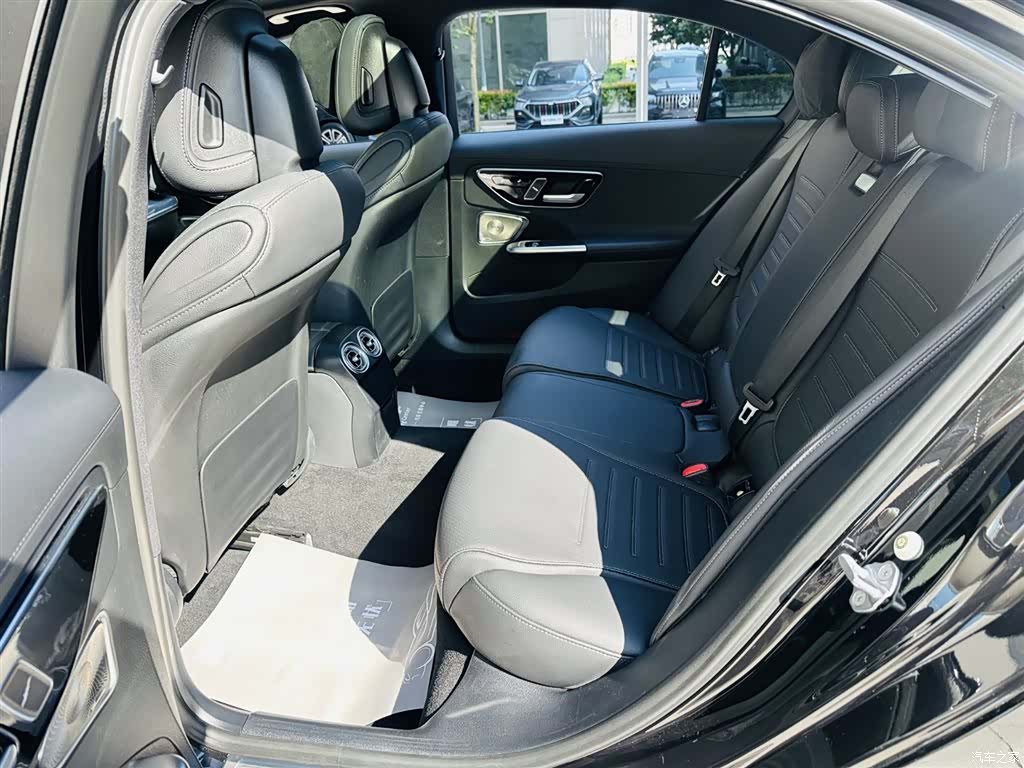 Mercedes-Benz C-Class, 2023 12
