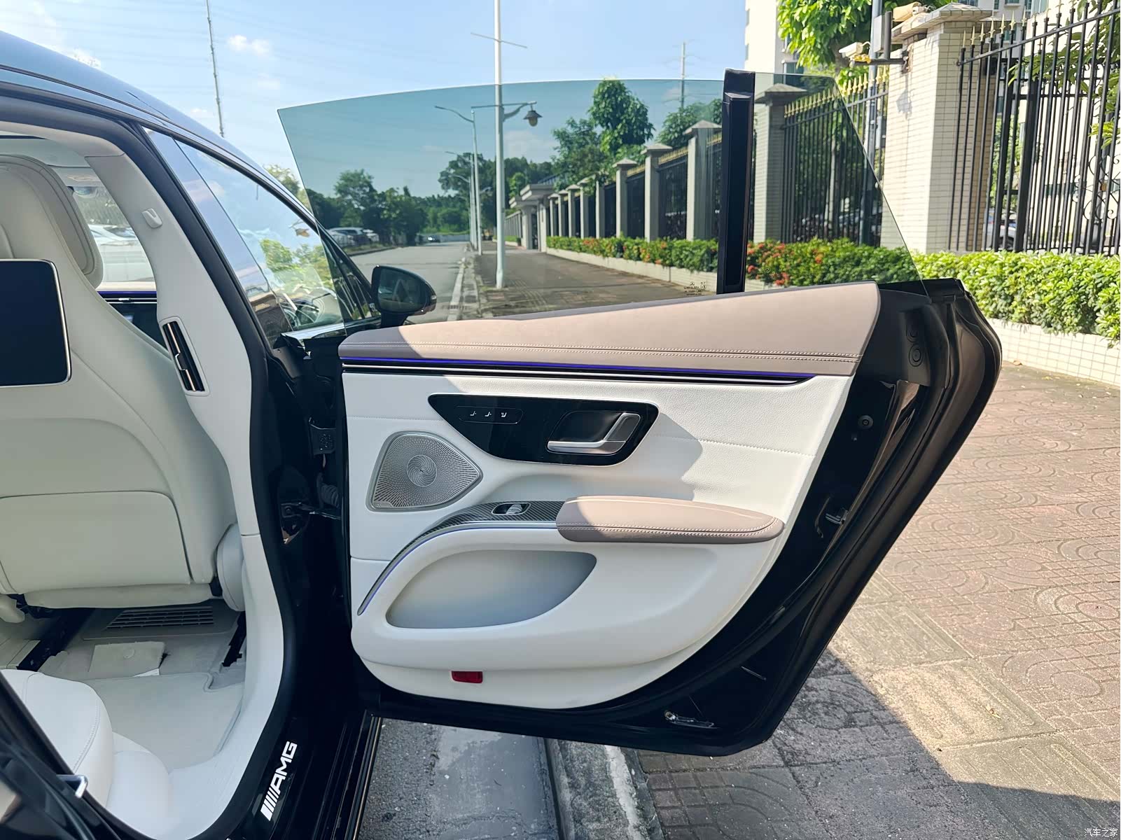 Mercedes-Benz EQS, 2024 12