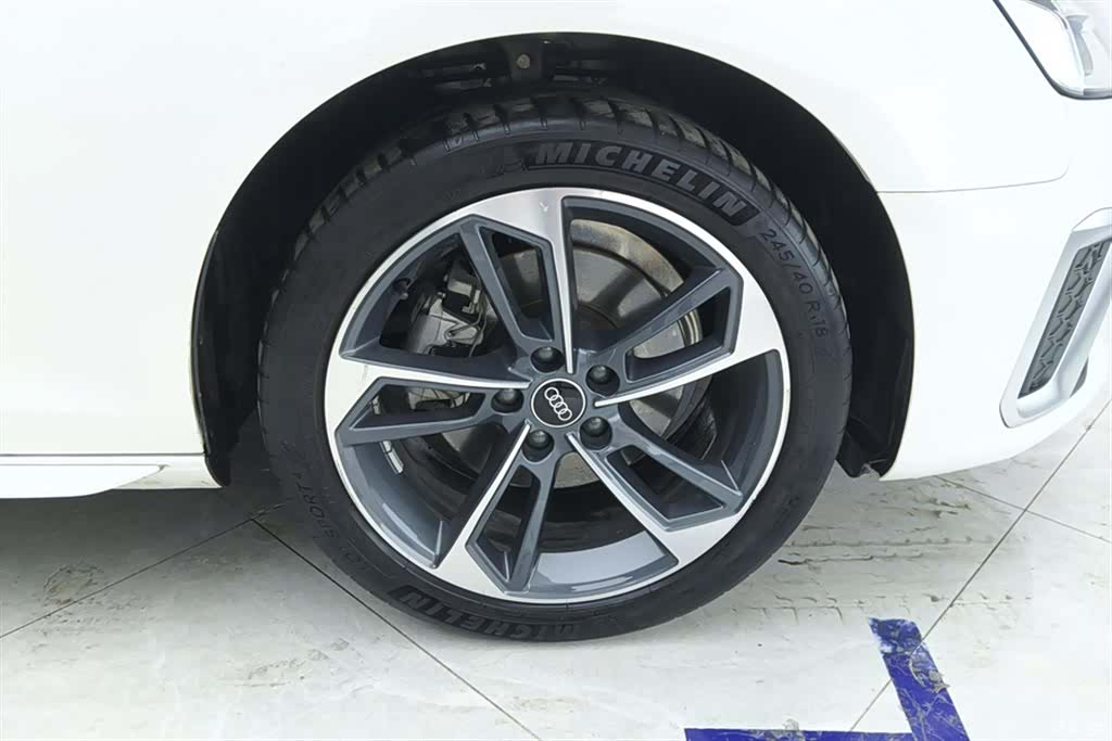 Audi A4L, 2022 6