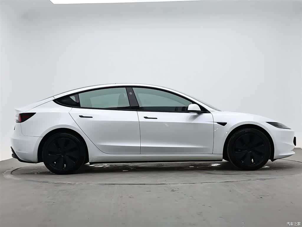 Tesla Model 3, 2024 все фото