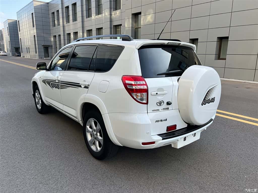 Toyota RAV4, 2011 все фото