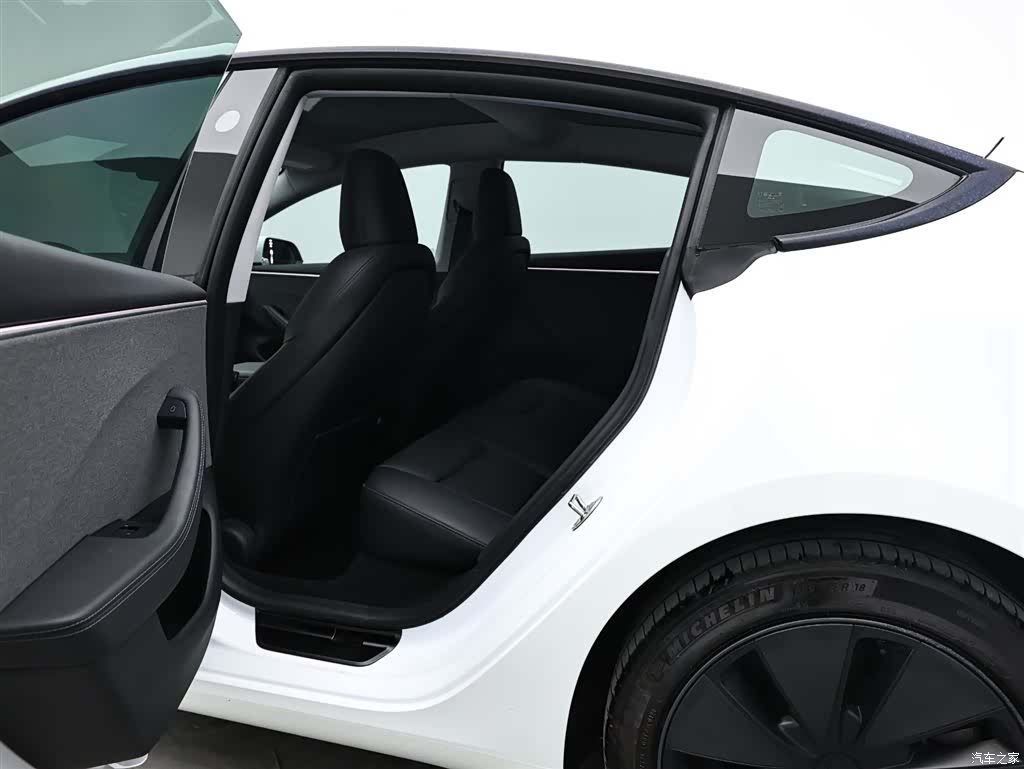Tesla Model 3, 2024 14