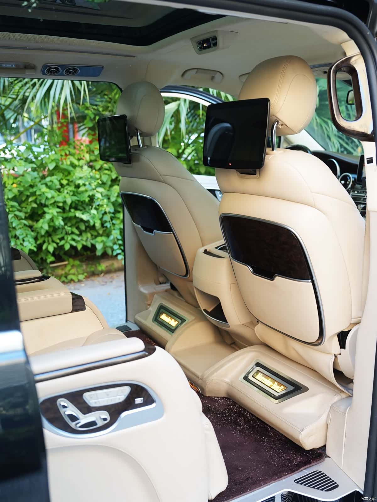 Mercedes-Benz V-Class, 2016 13