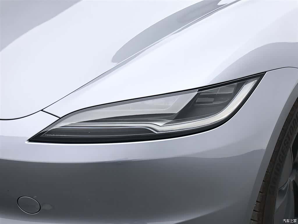 Tesla Model 3, 2025 18