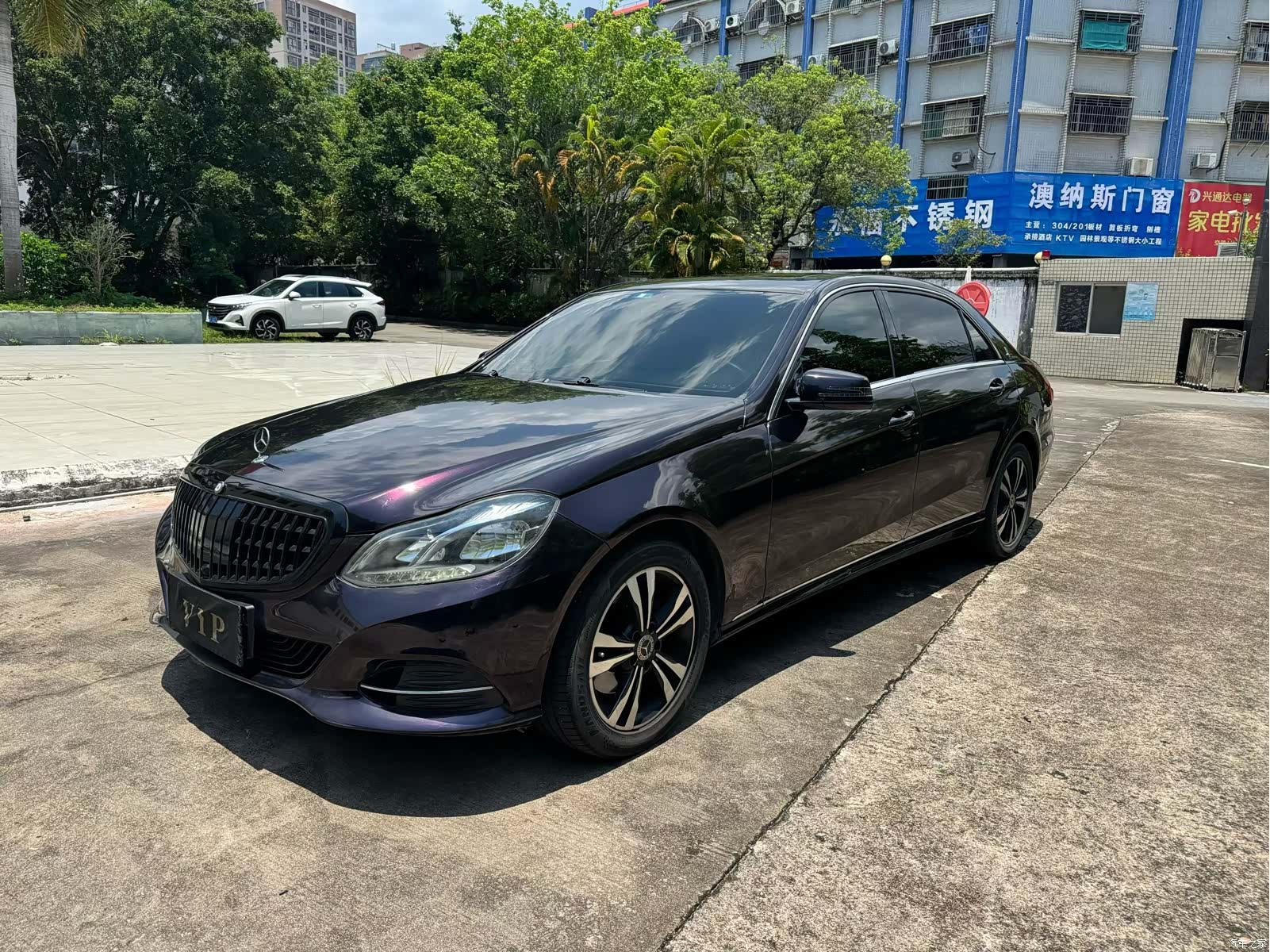 Mercedes-Benz E-Class, 2013 1