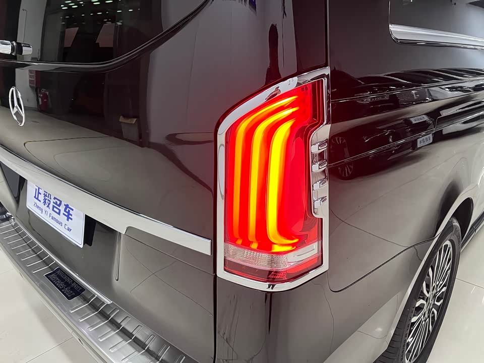 Mercedes-Benz V-class