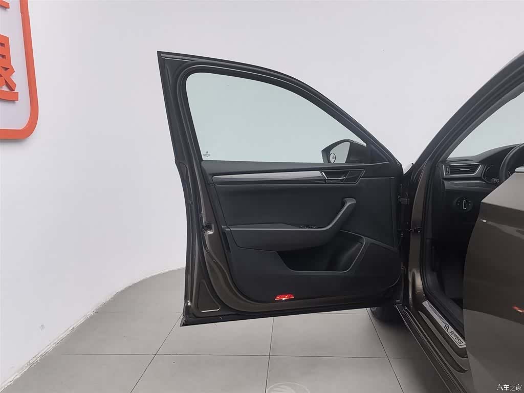 Skoda Superb, 2017 8