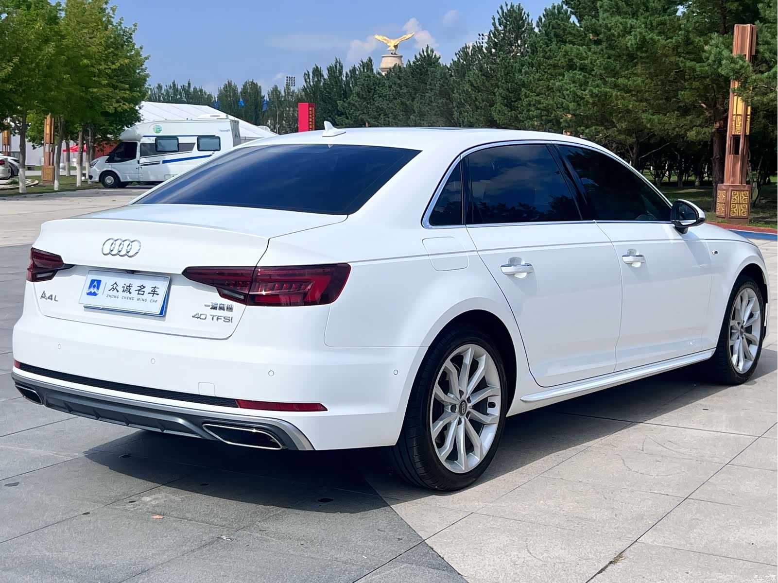 Audi A4L, 2019 7