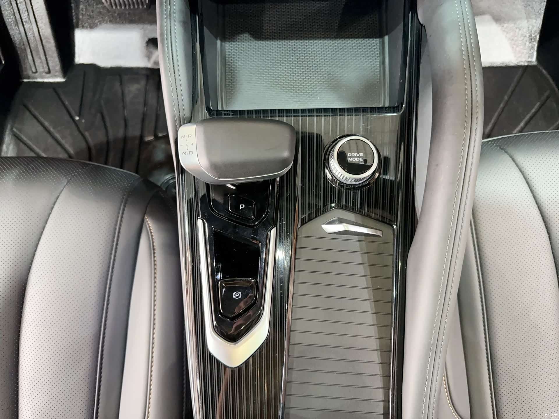 Geely Xingyue L, 2025 24