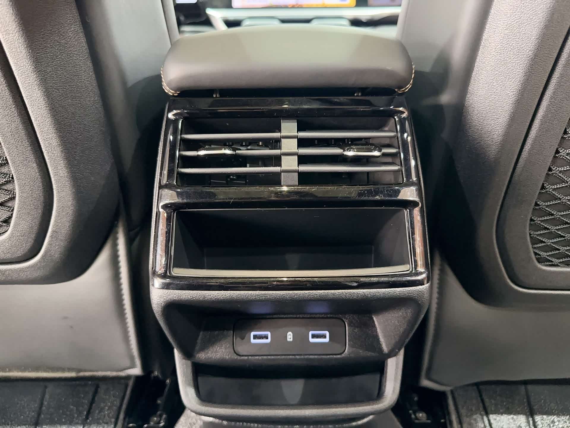 Geely Xingyue L, 2025 27