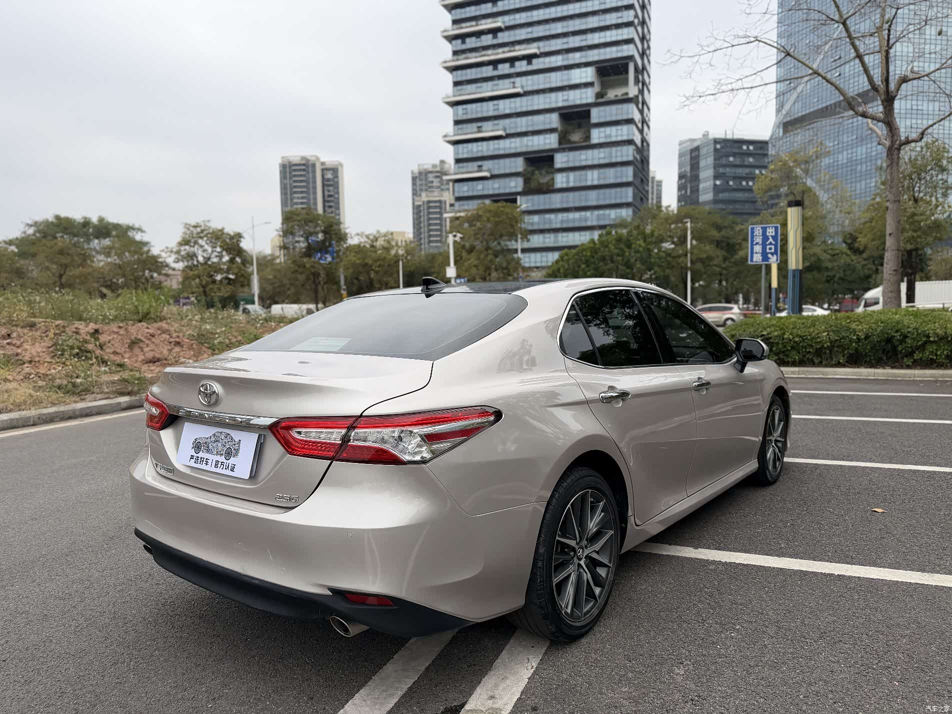 Toyota Camry, 2022 все фото