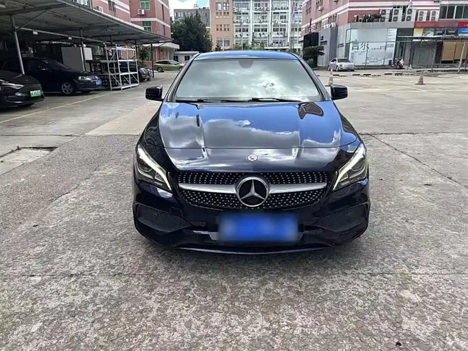 Mercedes-Benz CLA Mercedes-Benz CLA