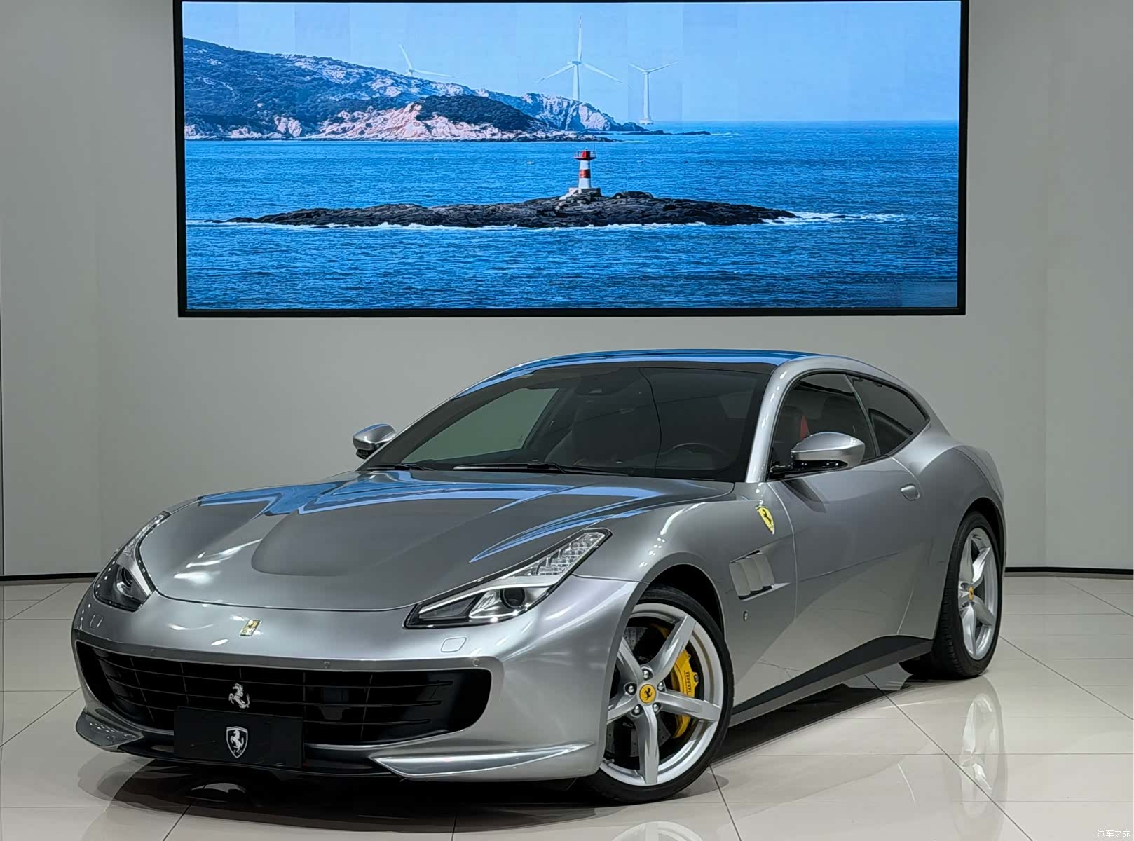 Ferrari GTC4Lus