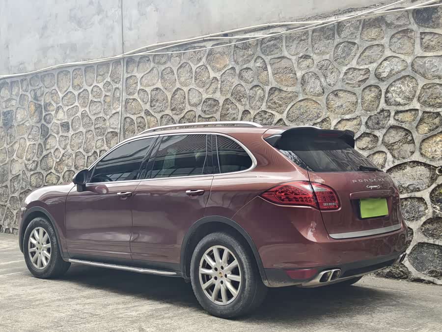 Porsche Cayenne 2012, фото 3