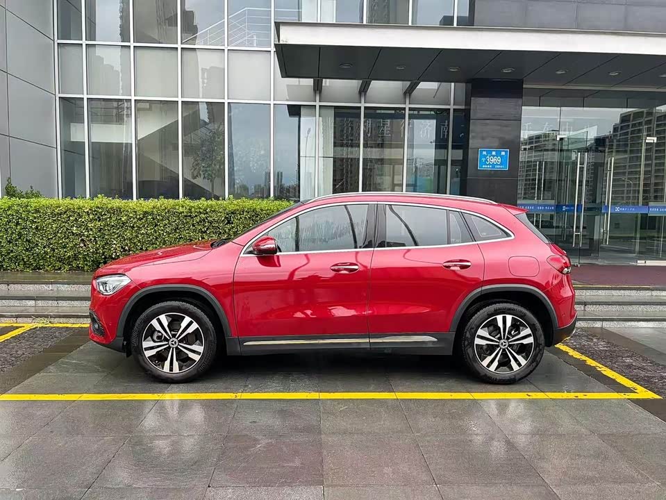 Mercedes-Benz GLA