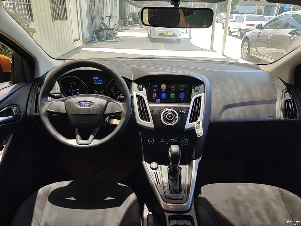 Ford Focus, 2018 10