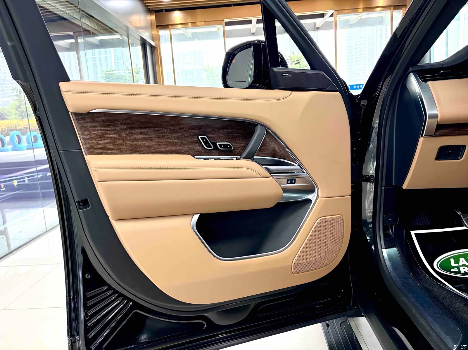 Land Rover Range Rover, 2024 все фото
