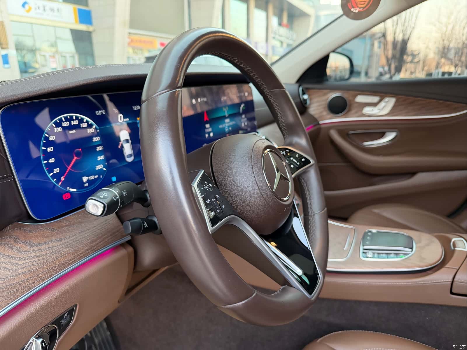 Mercedes-Benz E-Class, 2023 13
