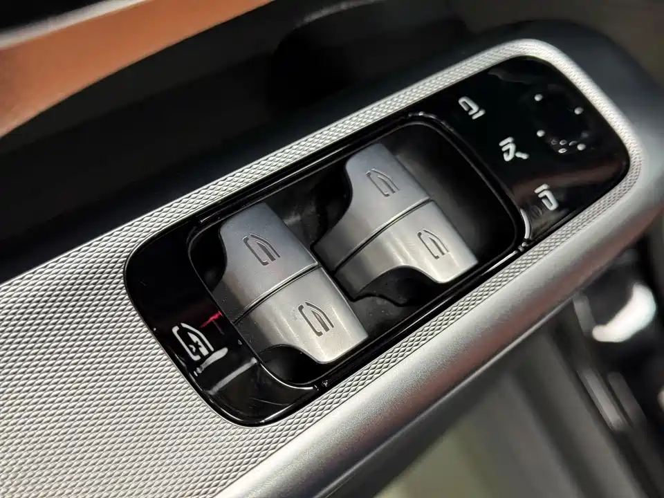 Mercedes-Benz GLC Mercedes-Benz GLC
