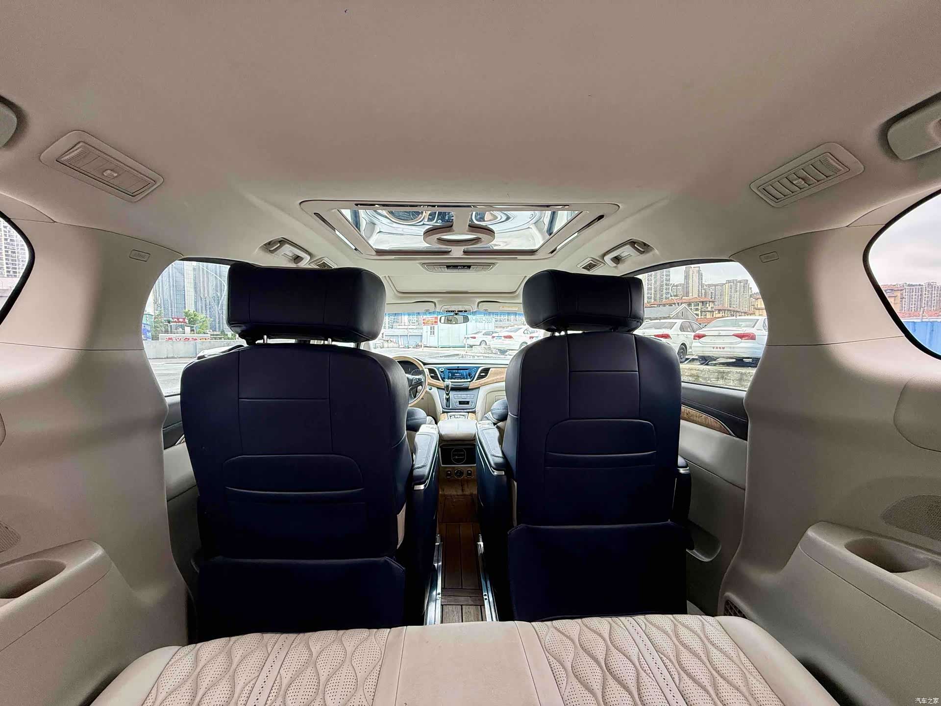Buick GL8, 2018 11