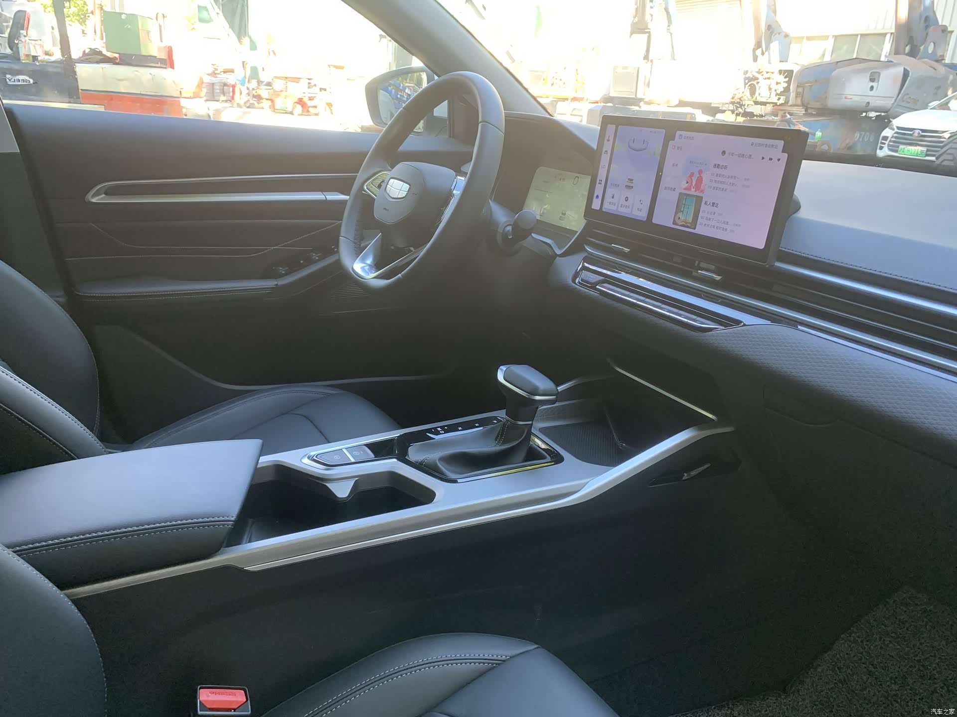 Geely Emgrand, 2025 9