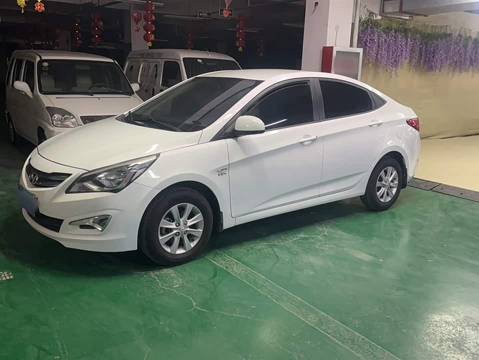 Hyundai Rena