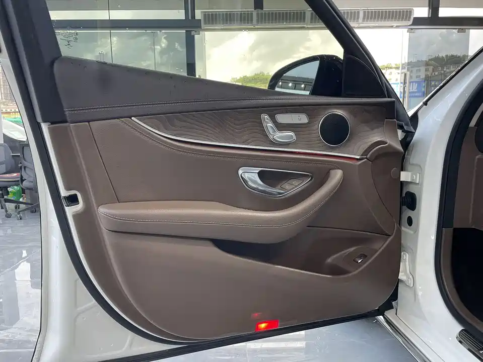 Mercedes-Benz E-class Mercedes-Benz E-class