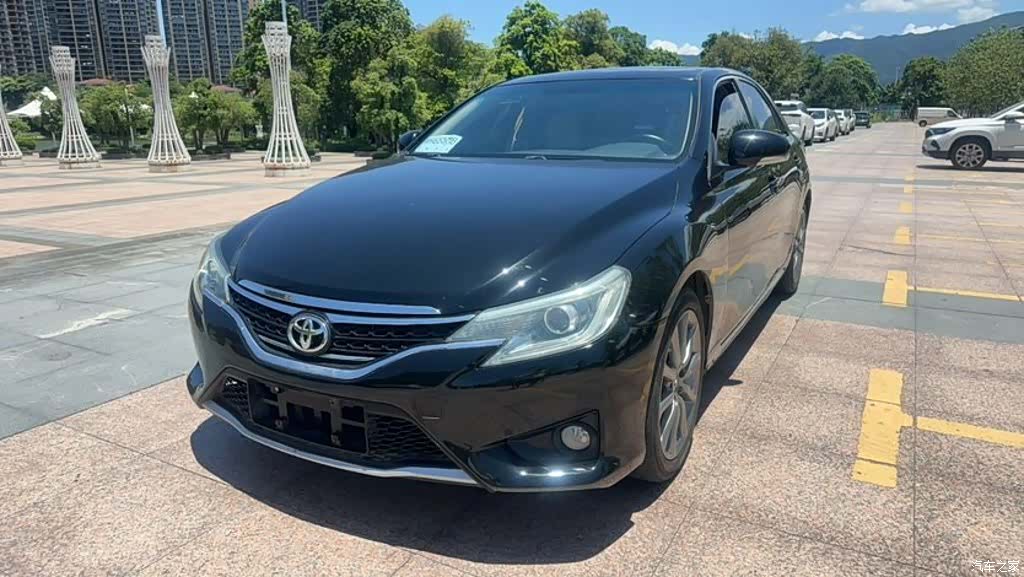 Toyota 2.5V, 2013 1