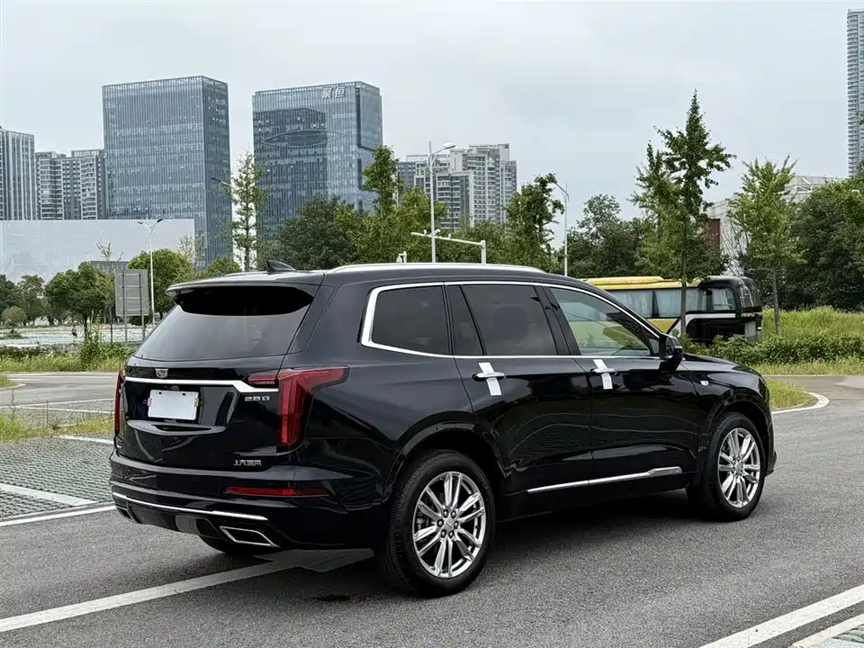 Cadillac XT6