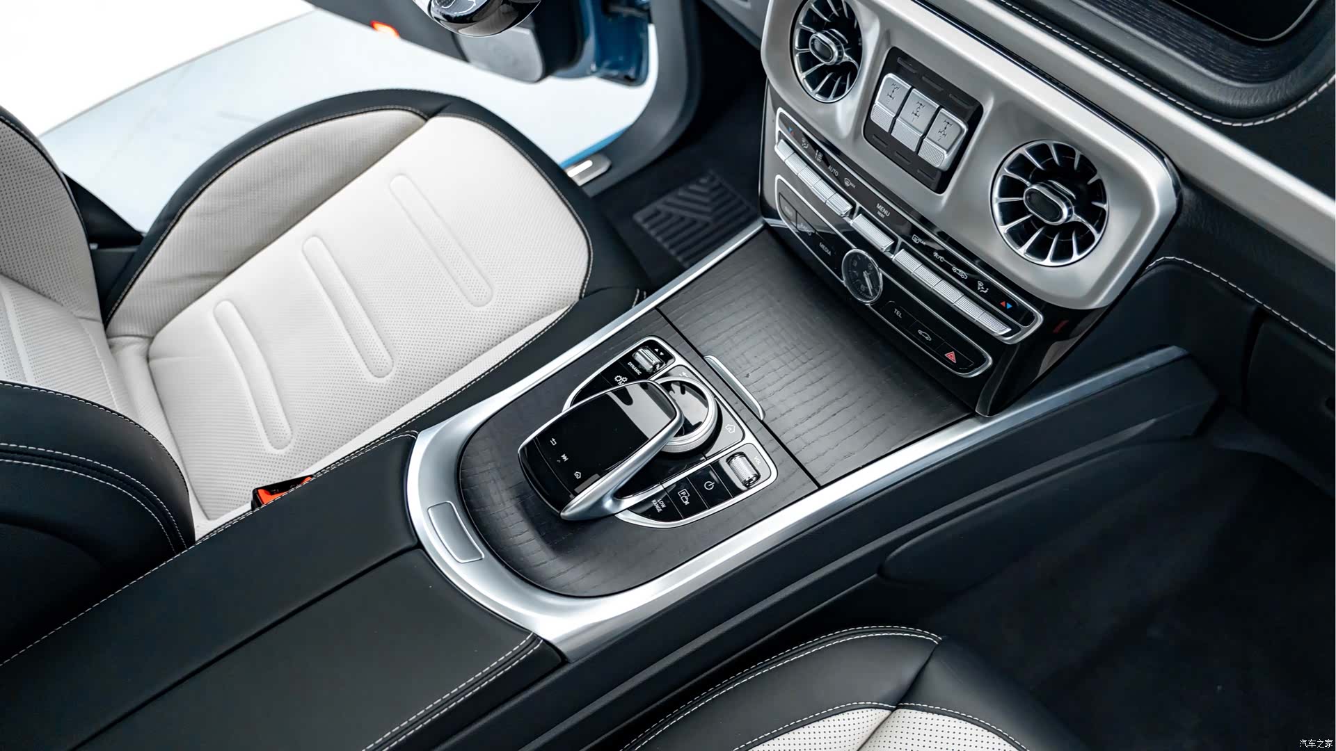 Mercedes-Benz G-Class, 2022 10