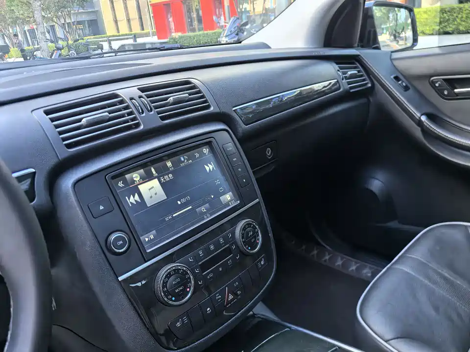 Mercedes-Benz R-class