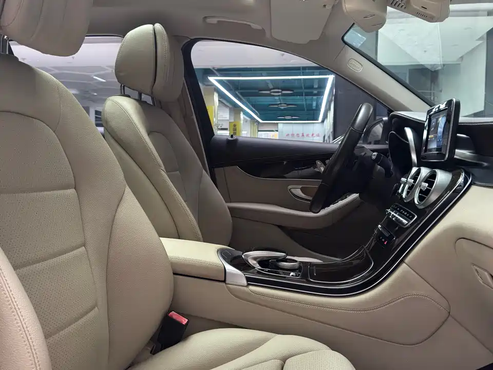Mercedes-Benz GLC Mercedes-Benz GLC