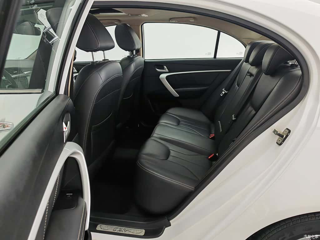Geely Emgrand, 2017 15