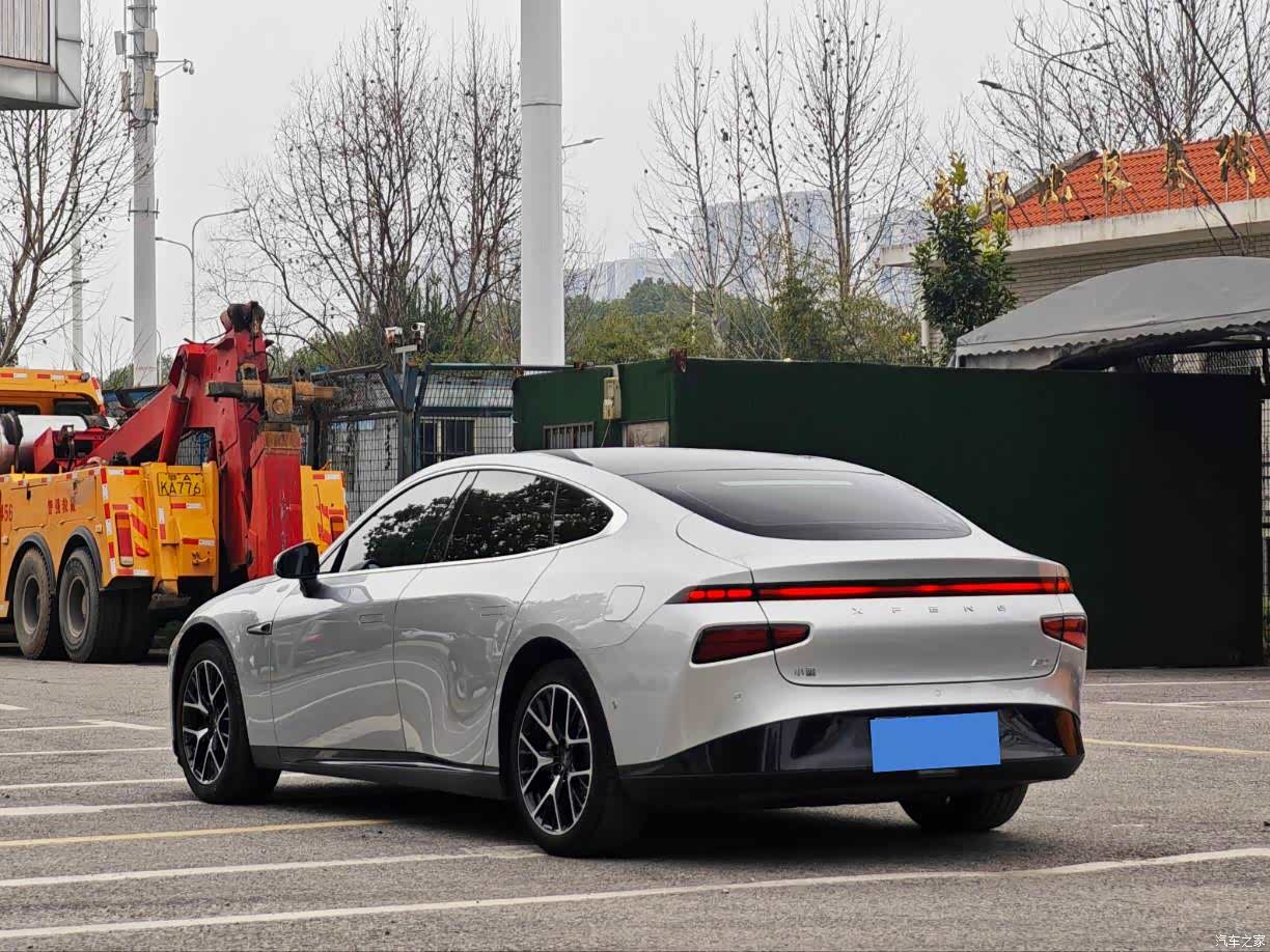 Xpeng P7, 2023 9