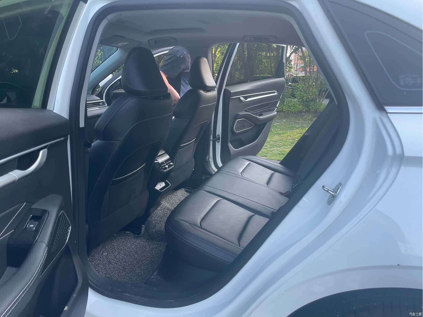 Geely Emgrand, 2023 6
