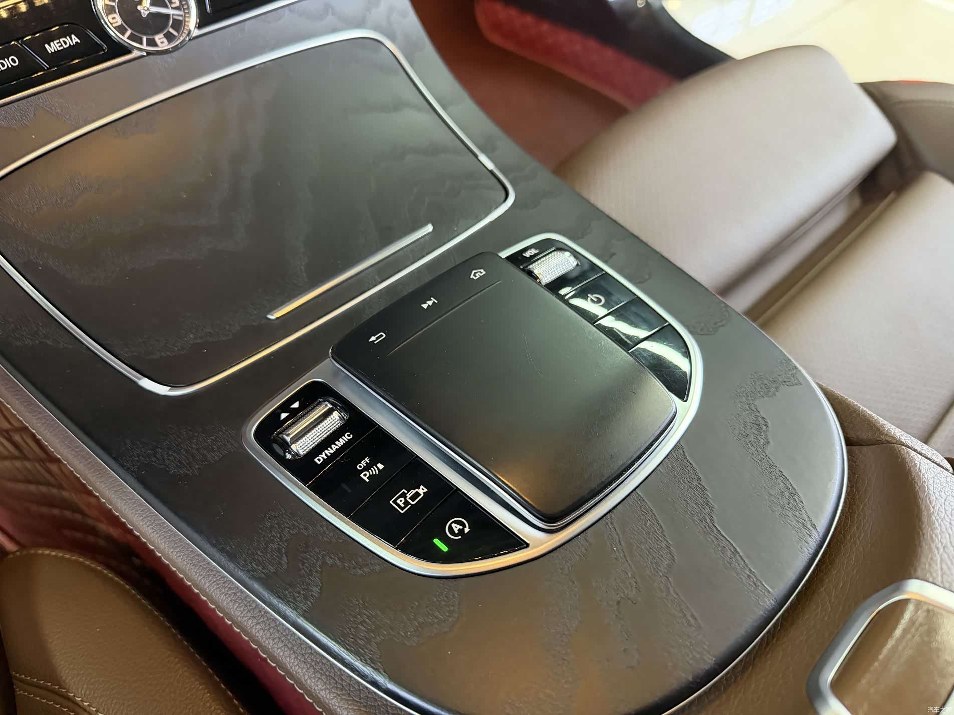 Mercedes-Benz E-Class, 2019 16