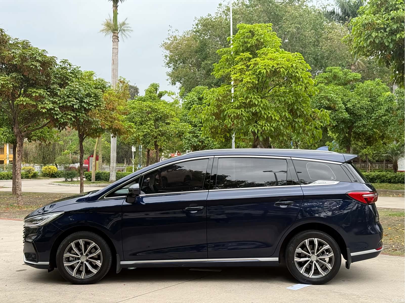 BYD Song, 2022 11
