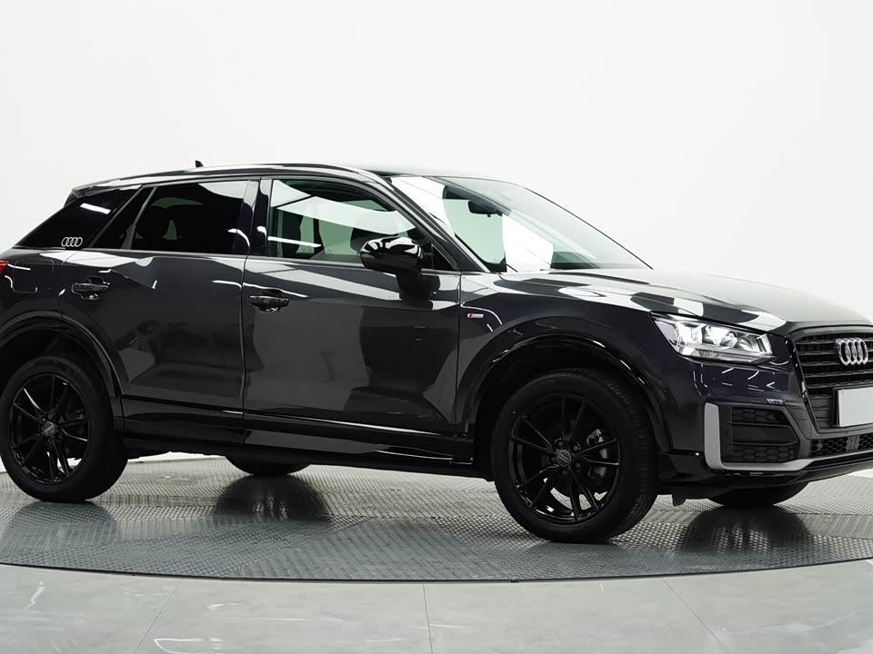 Audi Q2L