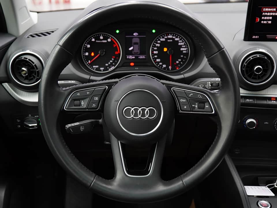 Audi Q2L