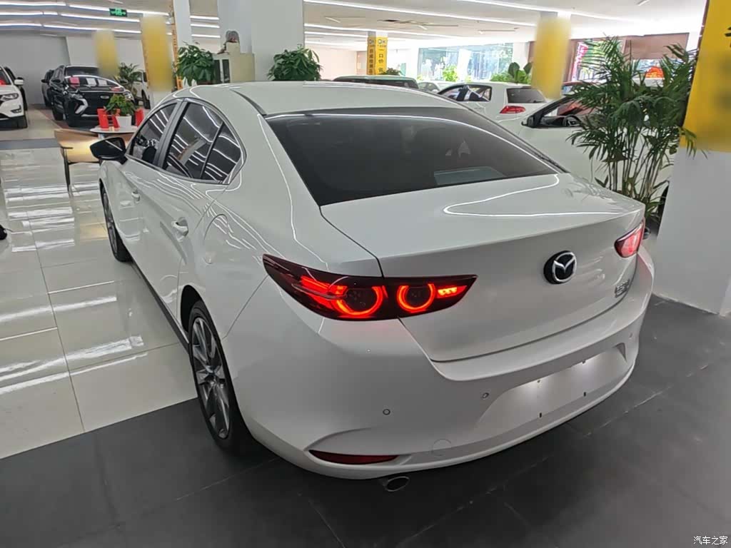 Mazda Mazda3, 2023 все фото