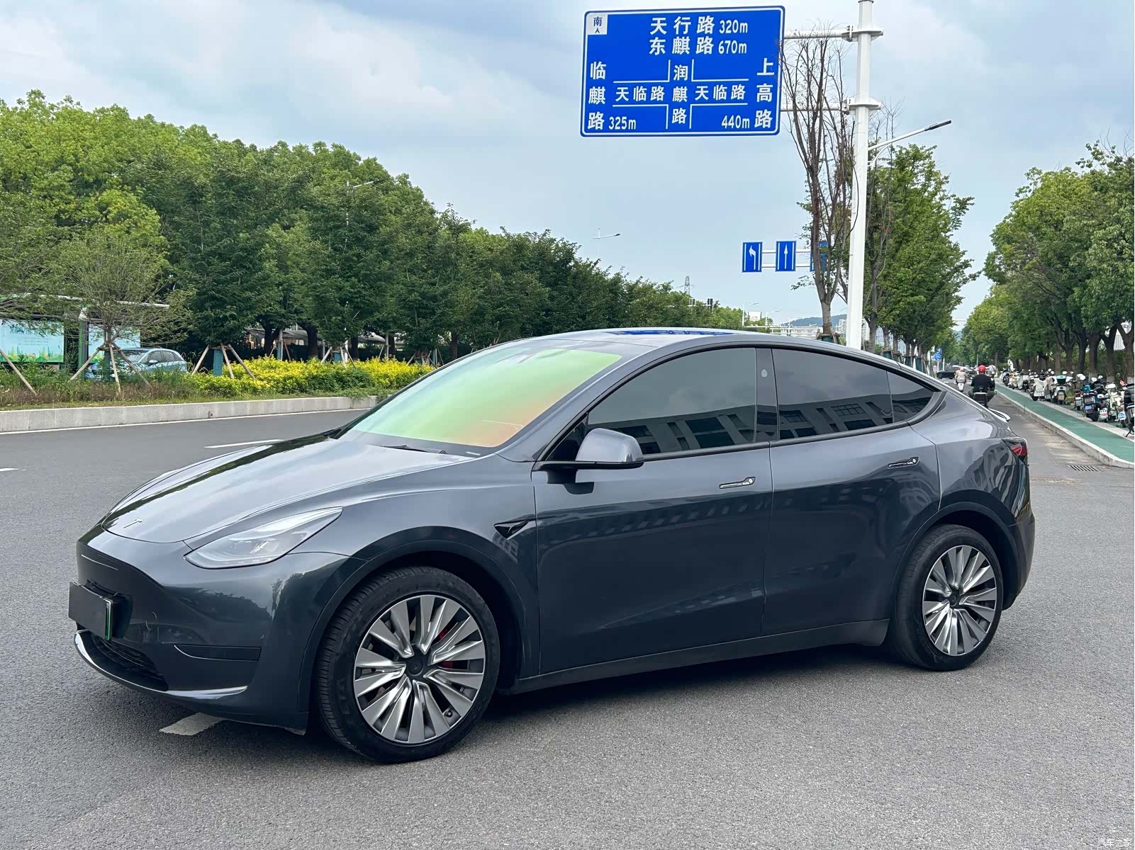 Tesla Model Y, 2024 1