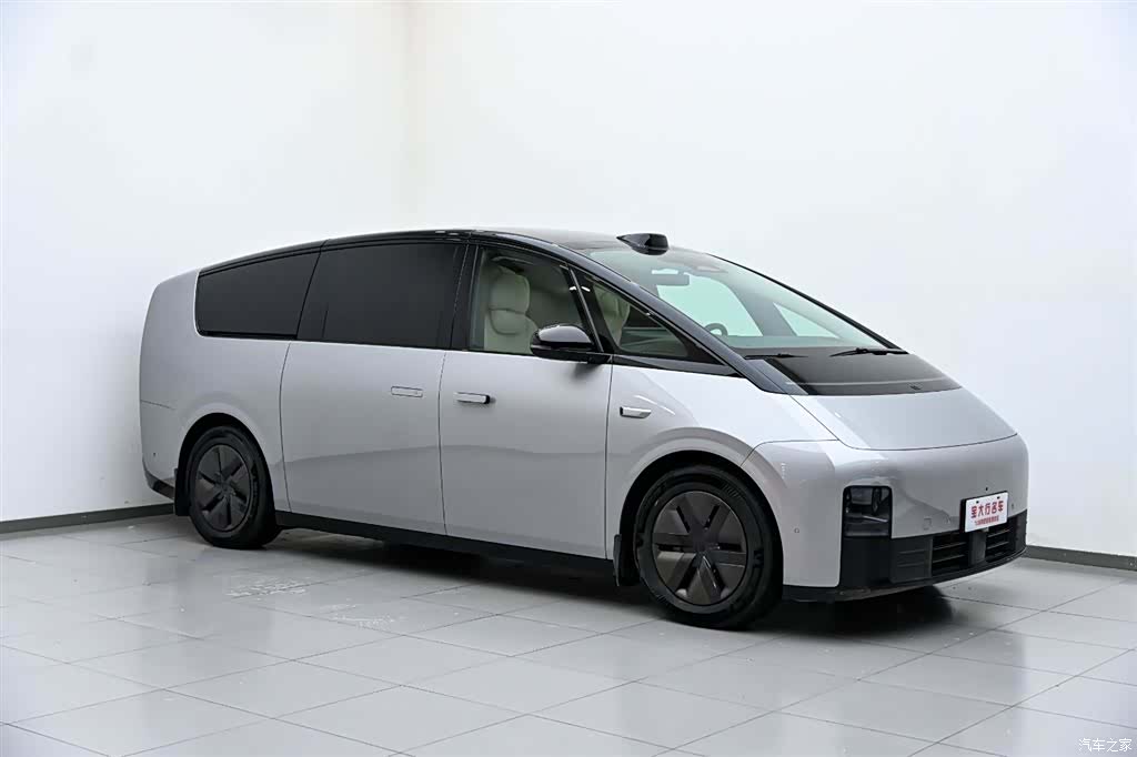 Li Auto MEGA, 2025 4