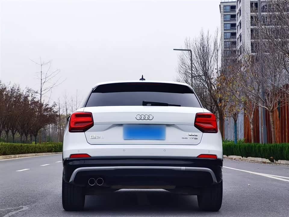 Audi Q2L