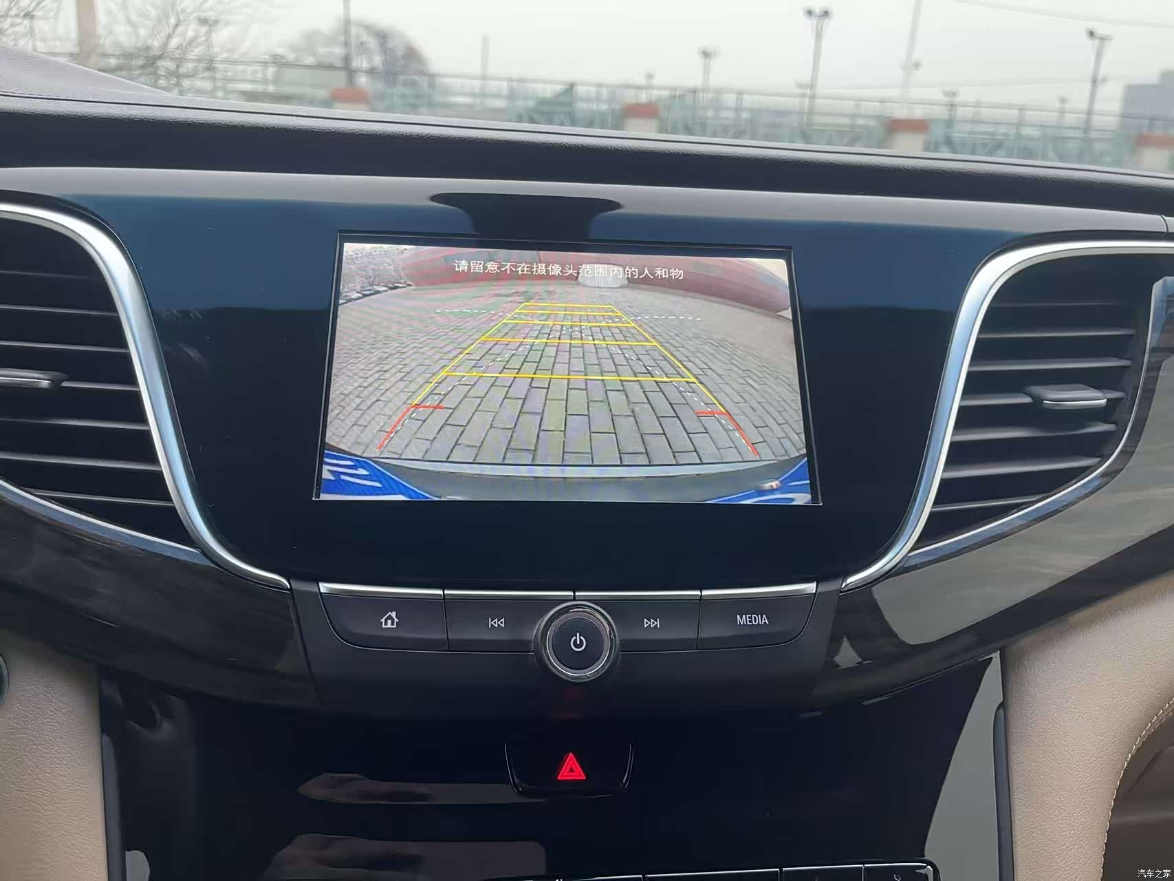 Buick GL8, 2017 25