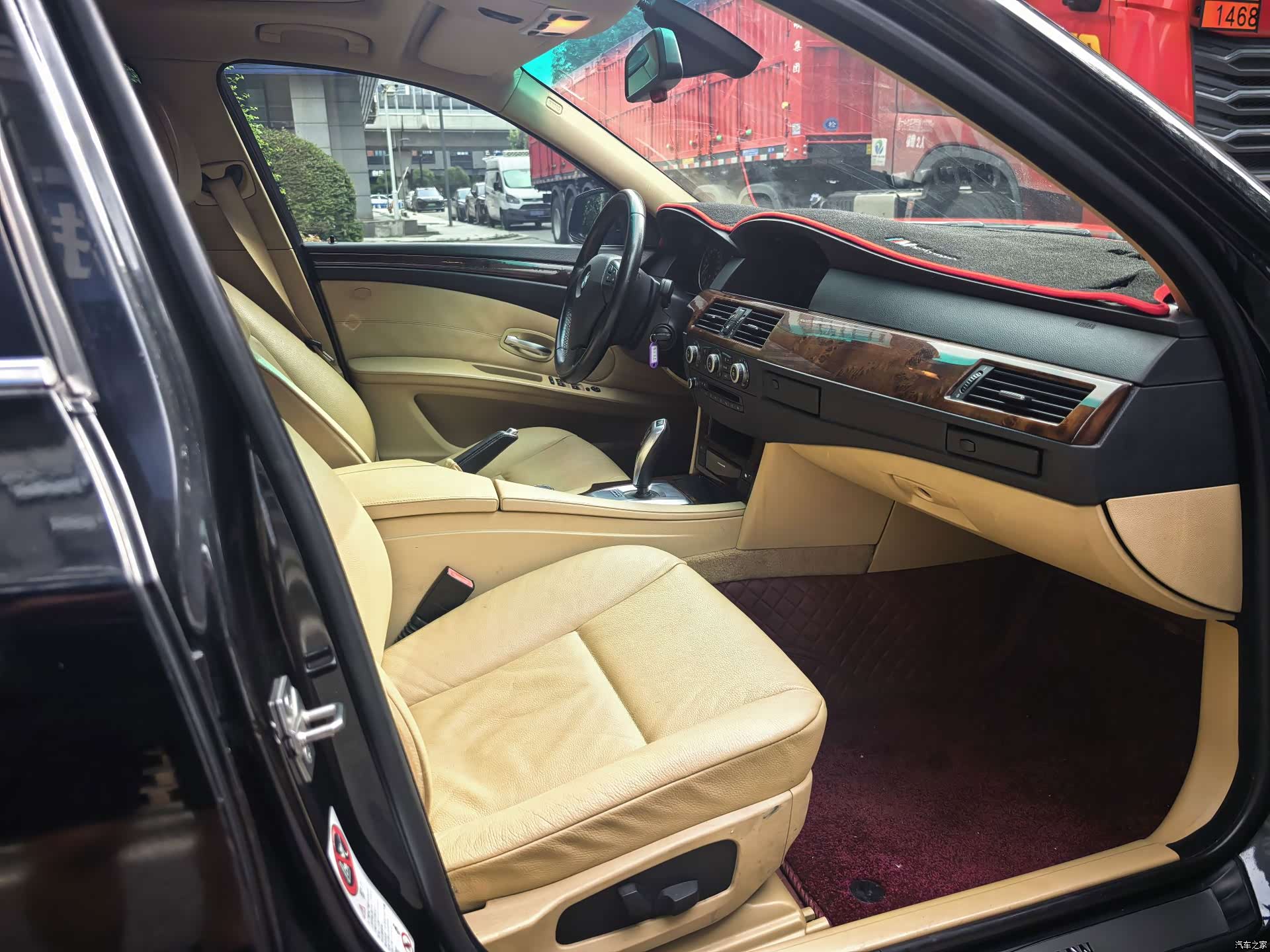 BMW 5 Series, 2010 22