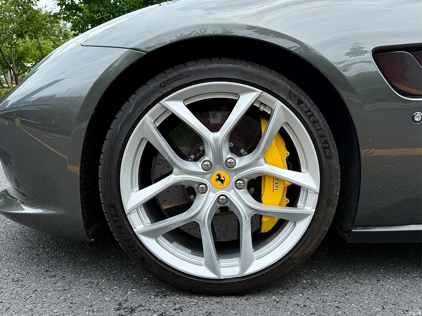 Ferrari GTC4Lus, 2020 21