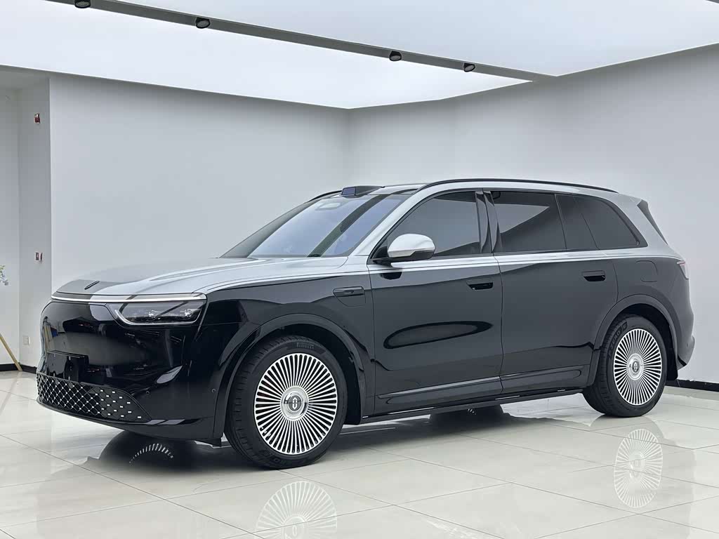 Aito M8 2025 Max+ 53.4kWh 5 мест (896 ）
