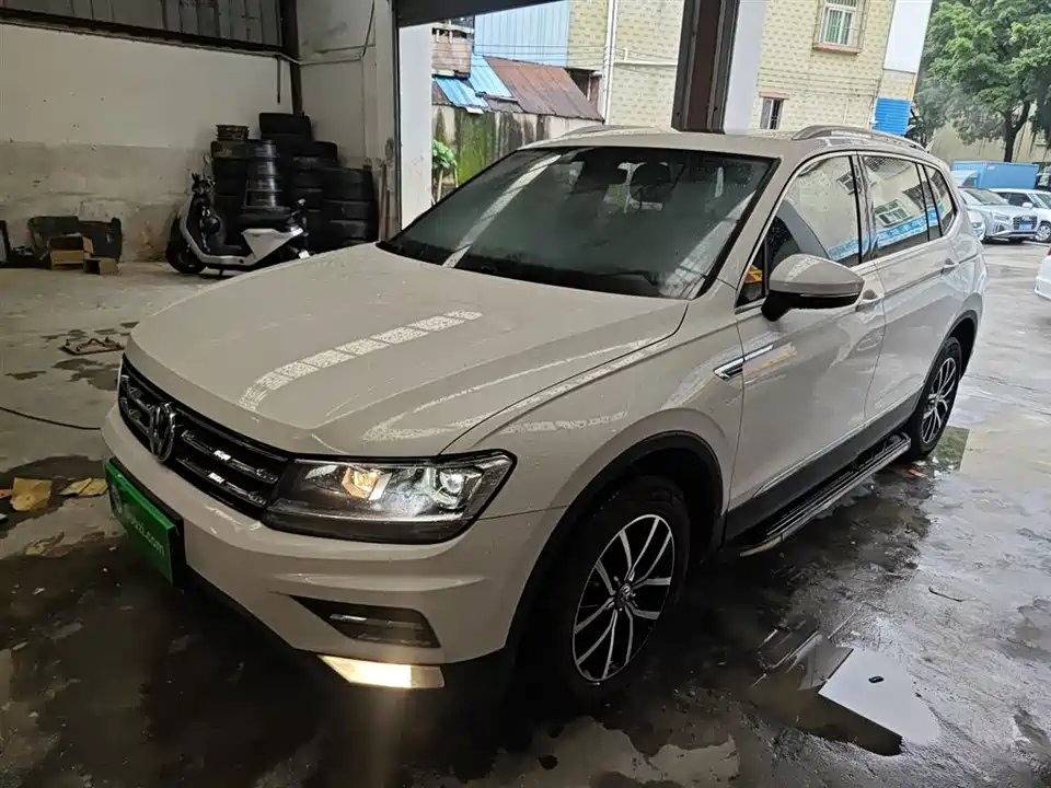 Volkswagen Tiguan L